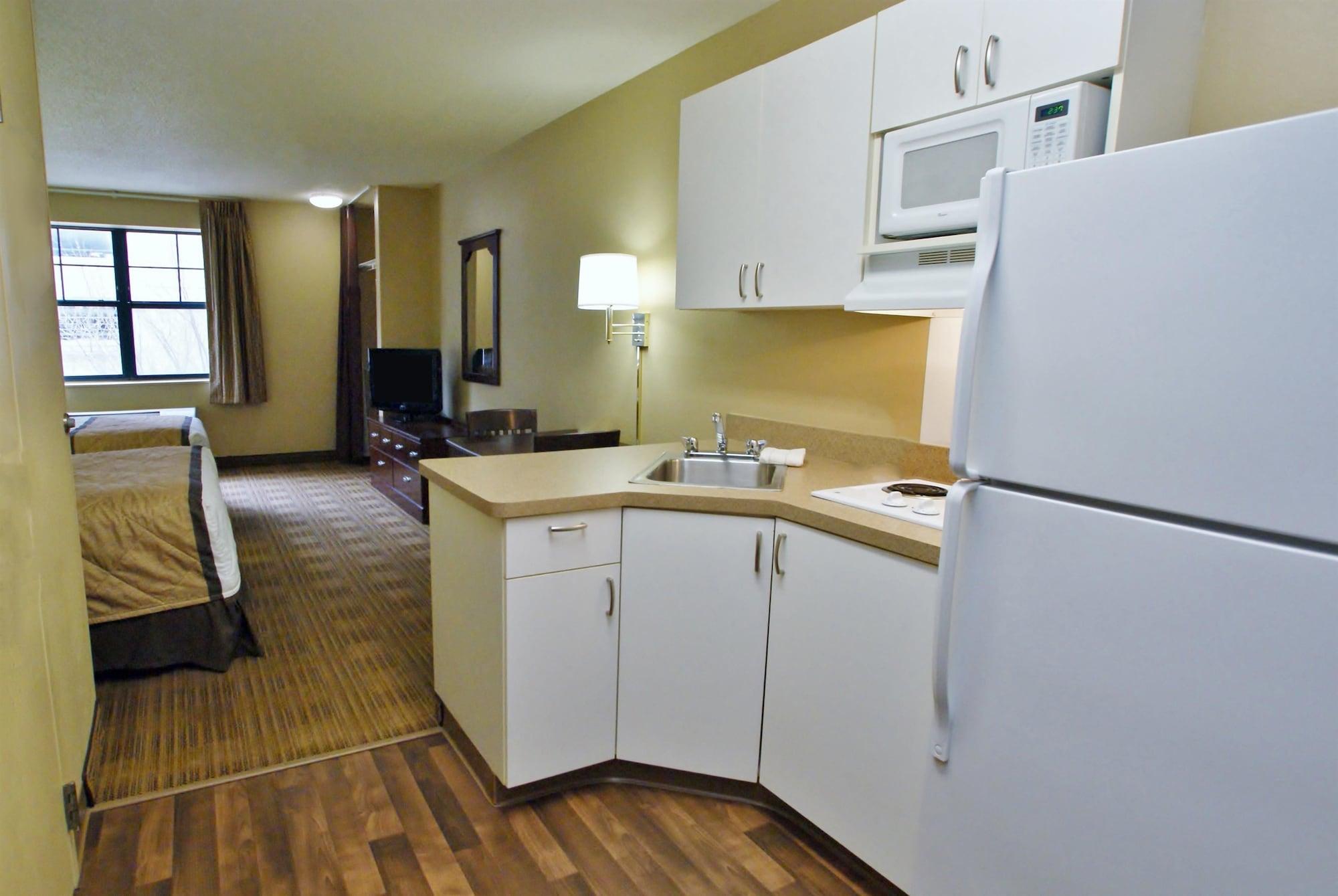Extended Stay America Suites - Detroit - Southfield - I-696 Farmington Hills Esterno foto